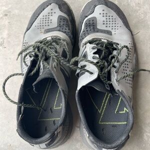 ALO Yoga Black and Gray Athletic Shoes